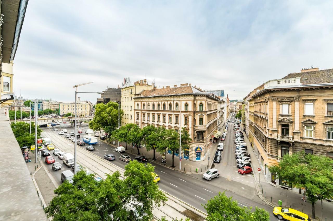 Bpr Luxe De Noir Et Blanc Apartment Budapest Exteriör bild